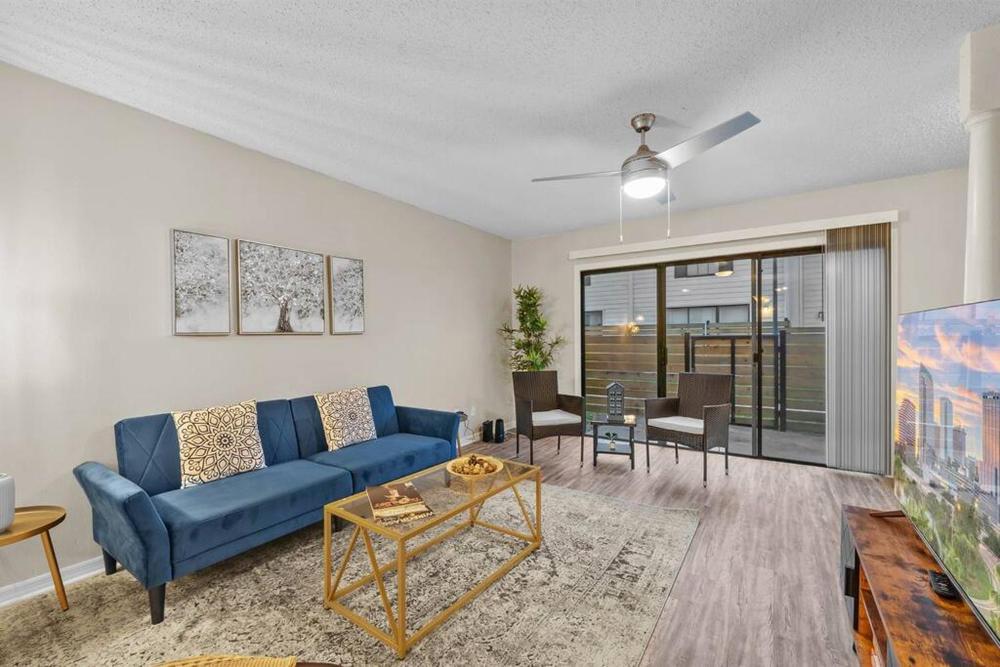 Cozy Townhouse - Gym Pool Golf Fast WiFi 2B2B